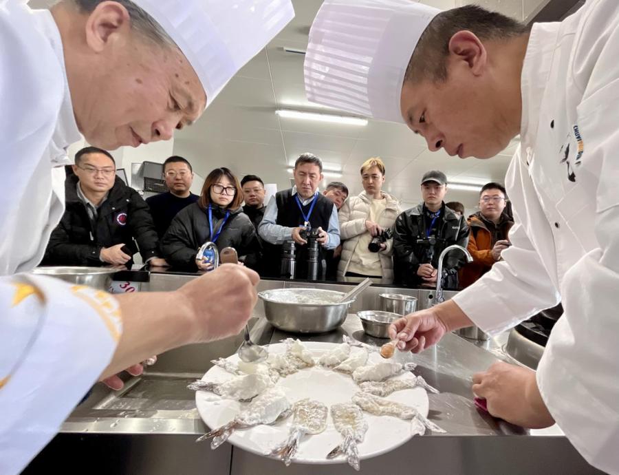 烟台鲁菜火候烹饪_烟台海肠捞饭时鲜做法_烟台兴华厨具
