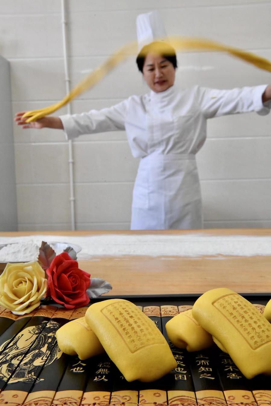 烟台鲁菜火候烹饪_烟台兴华厨具_烟台海肠捞饭时鲜做法