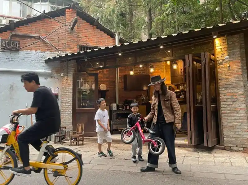 成都菜市场旅游攻略_成都菜市场特色体验_成都厨具市场