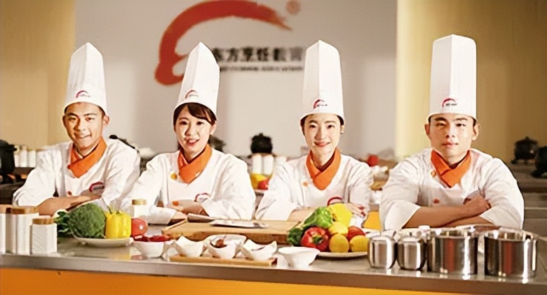 昆明技师学院烹饪专业对比昆明新东方烹饪学校_昆明烹饪择校攻略_昆明厨具市场